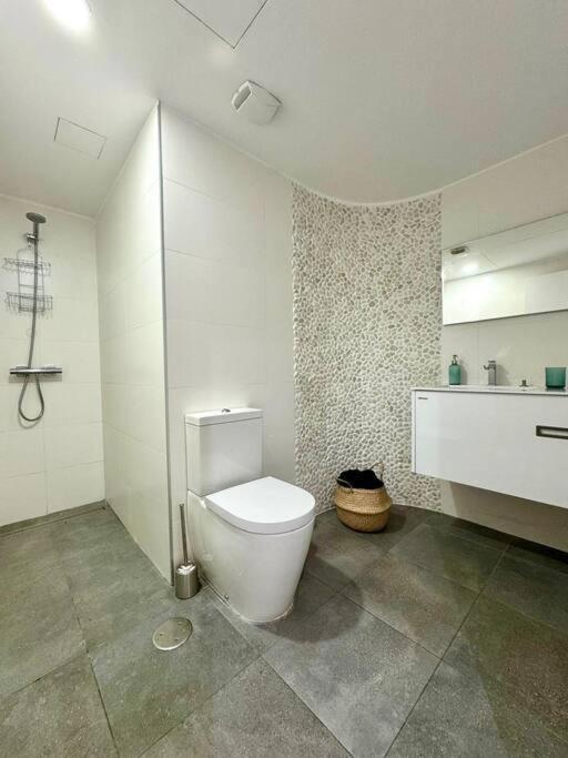 Piso Nuevo En El Puertito De Gueimar Al Lado Del Mar Realizamos Servicio De Excursiones Con Guia Puertito de Guimar Buitenkant foto